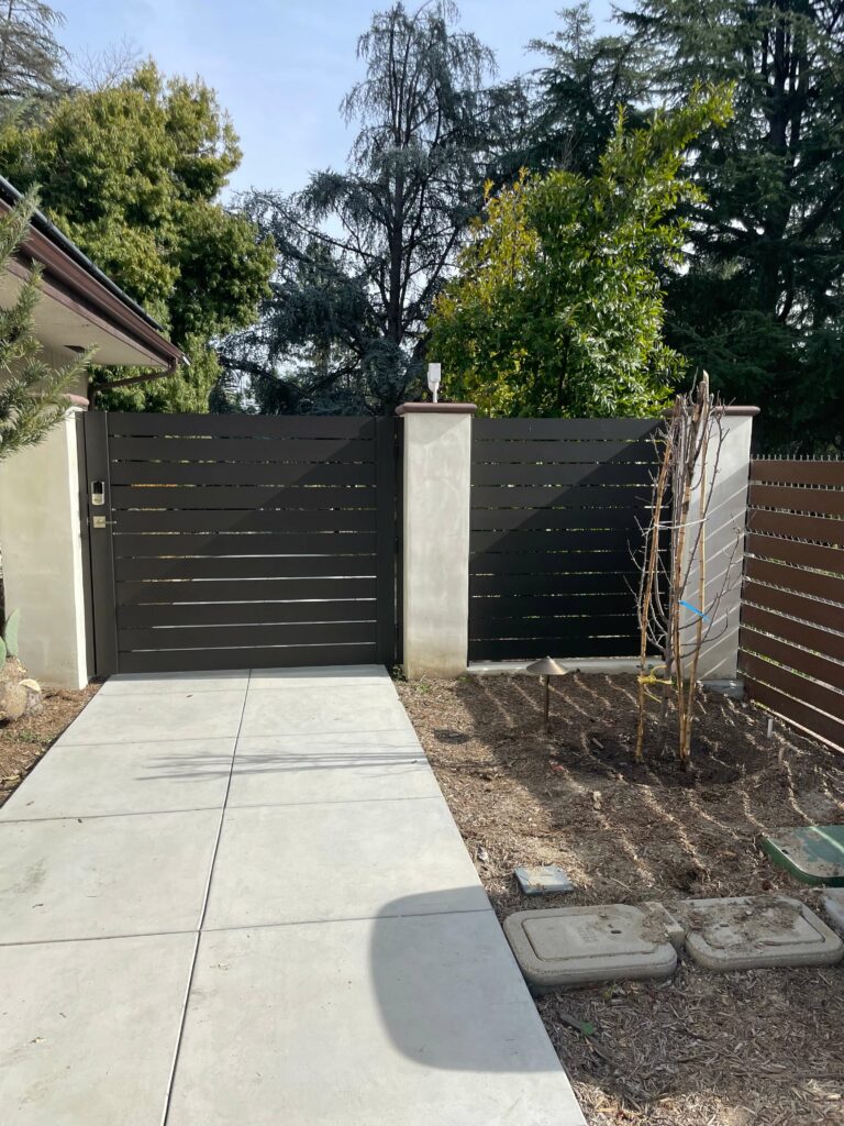 Aluminum Gate and Side Panel Alumission